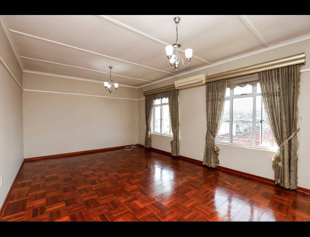 2 BEDROOM APARTMENT FOR SALE IN GLENWOOD